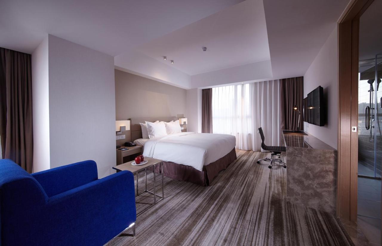 Holiday Inn Express Shenyang Tawan, An Ihg Hotel Экстерьер фото